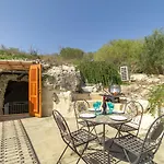 Pleasant Stone House & Jacuzzi St Martin - Happy Vila L-Imgarr