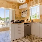 Pleasant Stone House & Jacuzzi St Martin - Happy *