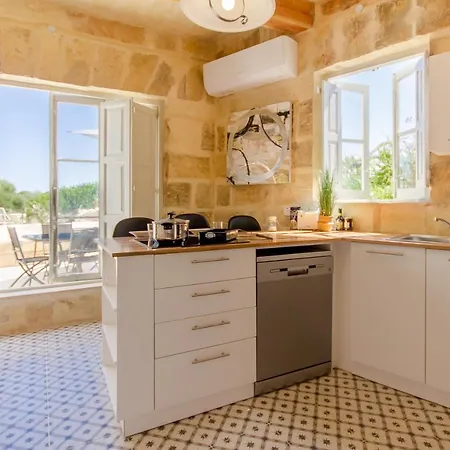 Pleasant Stone House & Jacuzzi St Martin - Happy *