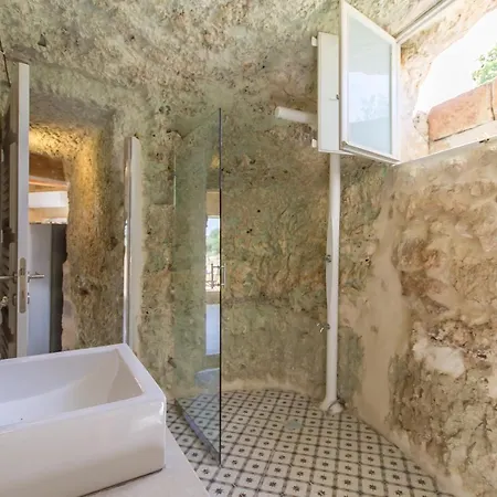 Vilă Pleasant Stone House & Jacuzzi St Martin - Happy *