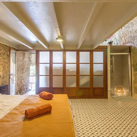 Pleasant Stone House & Jacuzzi St Martin - Happy *