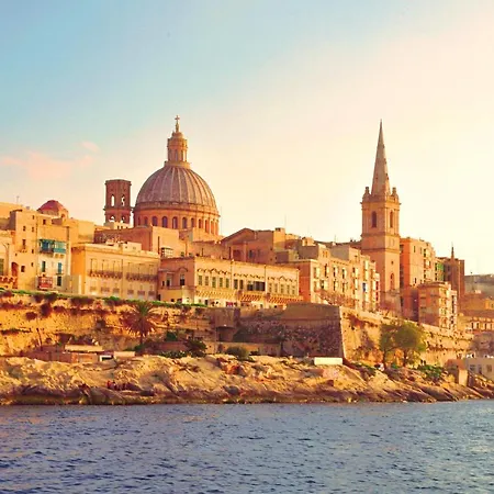 Pleasant Stone House & Jacuzzi St Martin - Happy Vilă L-Imgarr