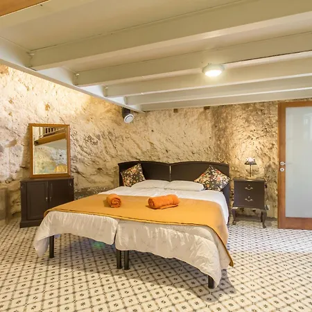 Villa Pleasant Stone House & Jacuzzi St Martin - Happy