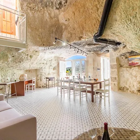 Pleasant Stone House & Jacuzzi St Martin - Happy Villa