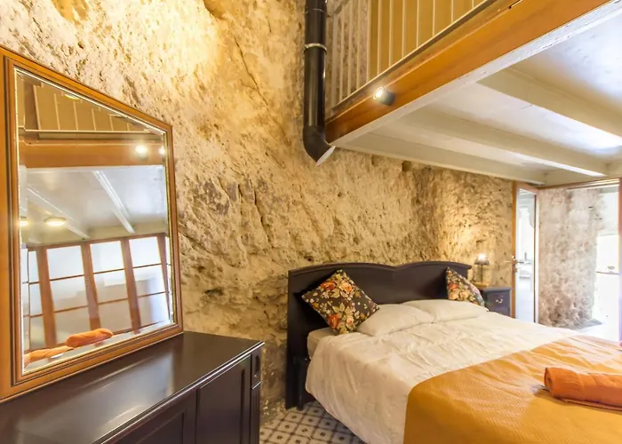 Pleasant Stone House & Jacuzzi St Martin - Happy *