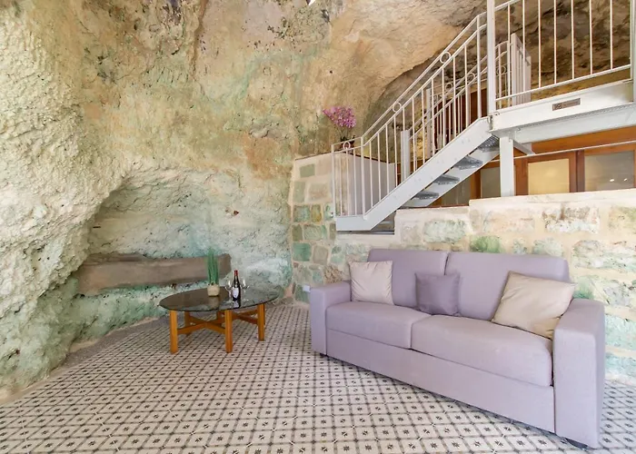 Pleasant Stone House & Jacuzzi St Martin - Happy Villa