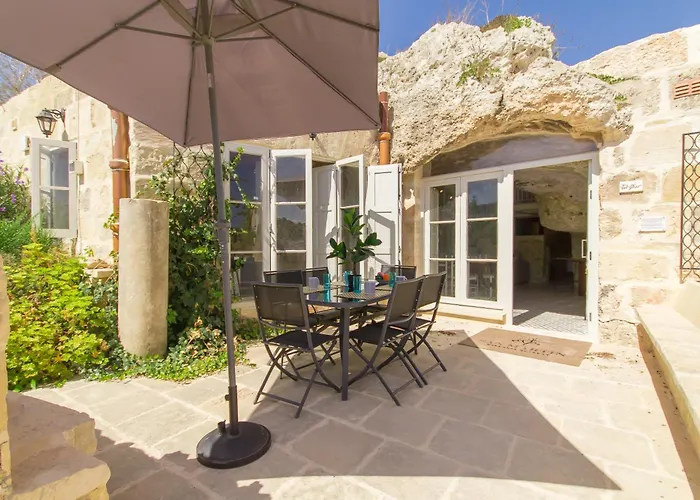 Pleasant Stone House & Jacuzzi St Martin - Happy Villa